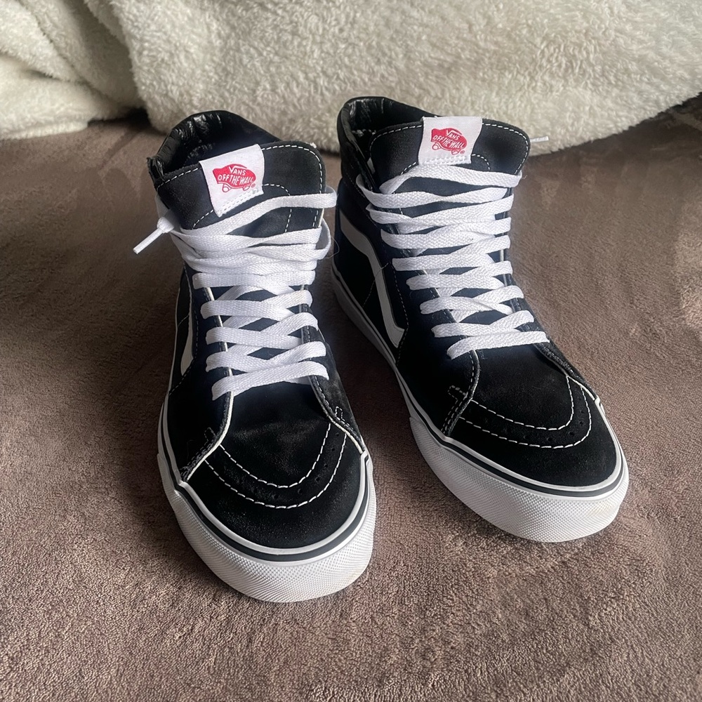 SK8-HI SHOE Size 10 Black and White